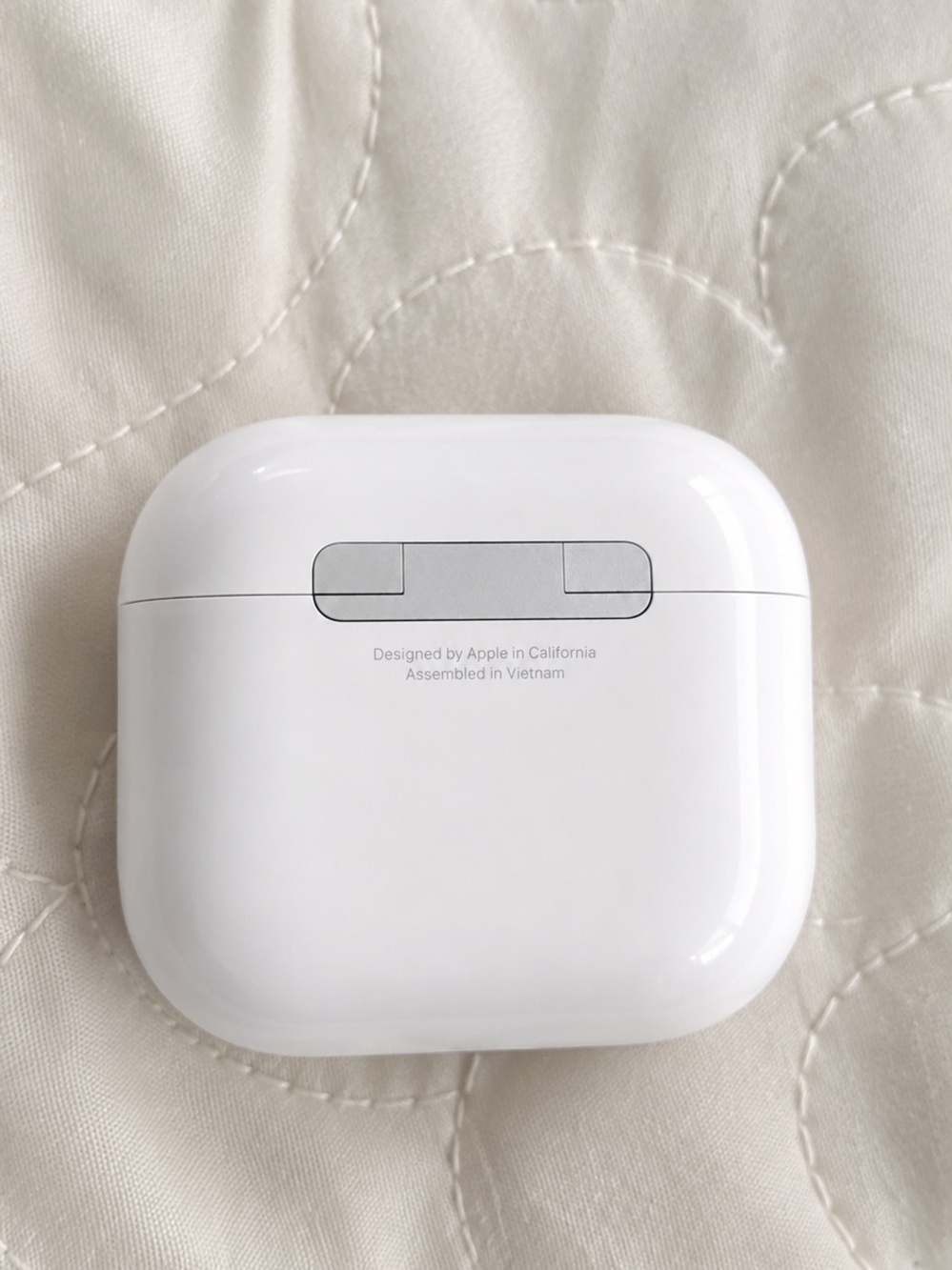 Apple White AirPods Pro Wireless Charging Case